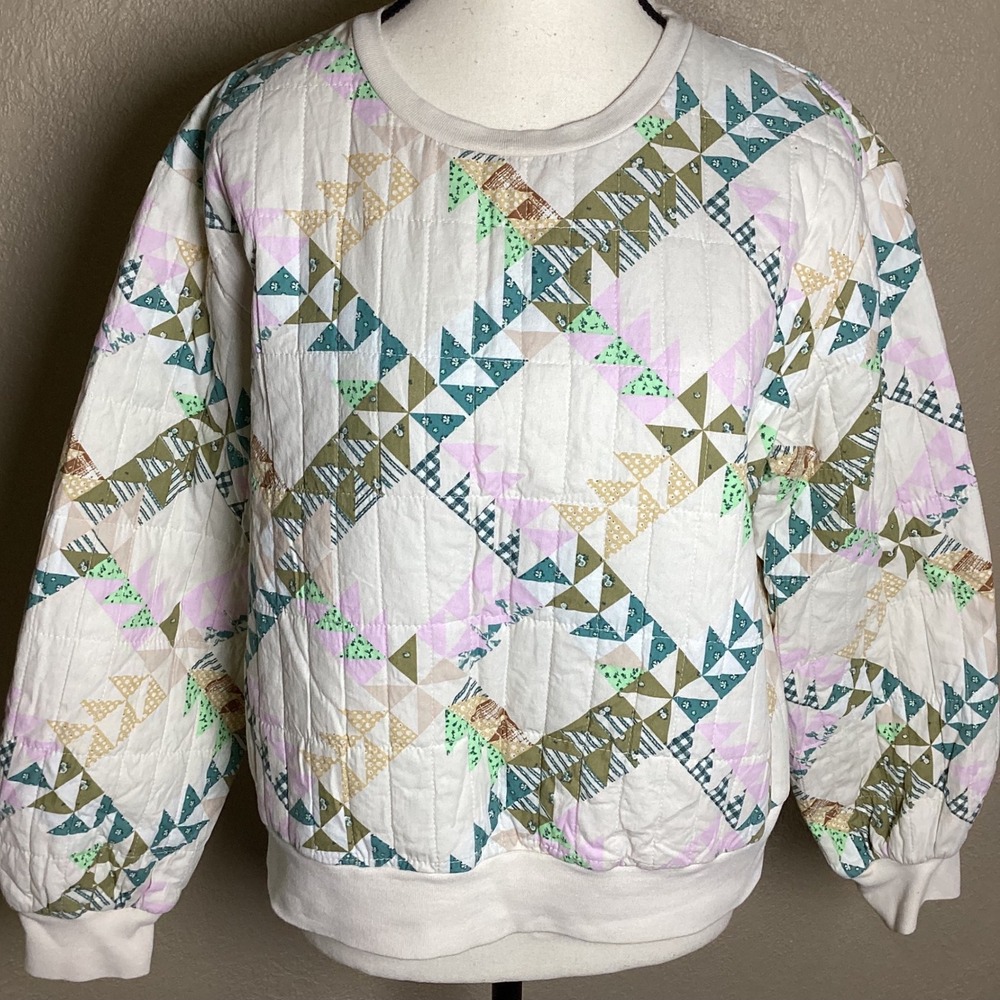 Universal Thread Women's Medium Quilted Patchwork Print Pullover Sweatshirt